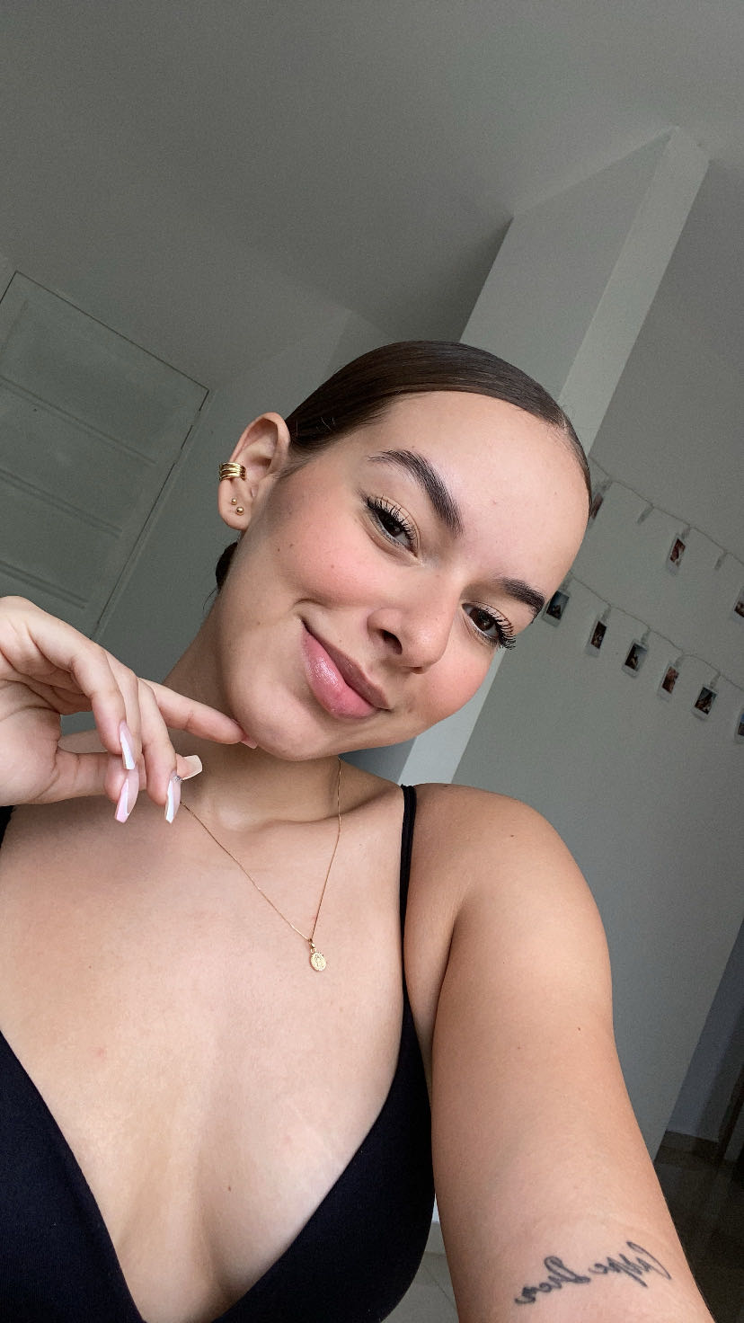 Live 1v1 video chat with a stranger on ChatCam